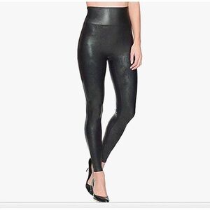 Spanx Faux Leather Black Leggings Slimming 2437 Shapewear Shinny Pull On Small
